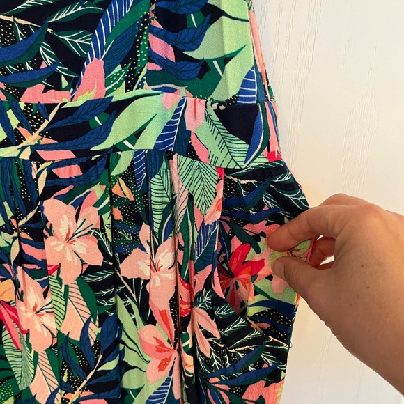 Loft Tropical Print Junpsuit - Picture 6 of 7